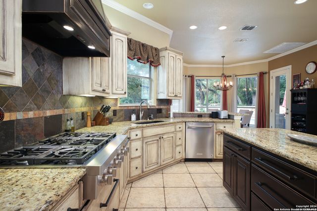 3701 MENGER DR, San Antonio, TX 78259