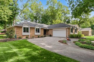 21854 Siegal Drive, Novi City, MI 48375