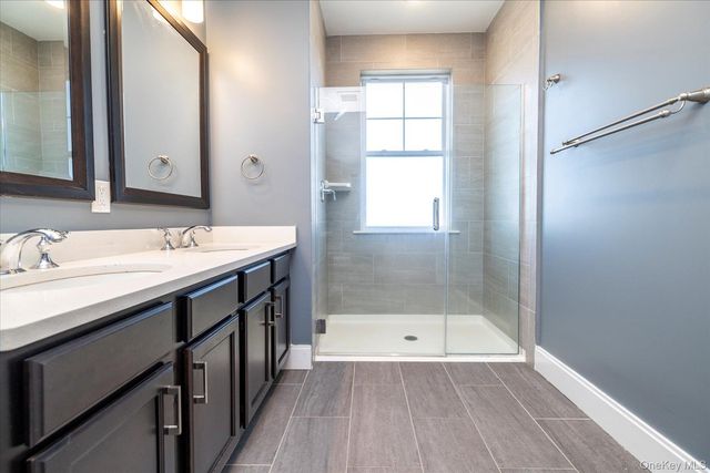 631 Marina Pointe Drive 631, East Rockaway, NY 11518