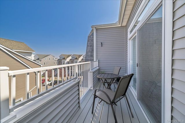 631 Marina Pointe Drive 631, East Rockaway, NY 11518