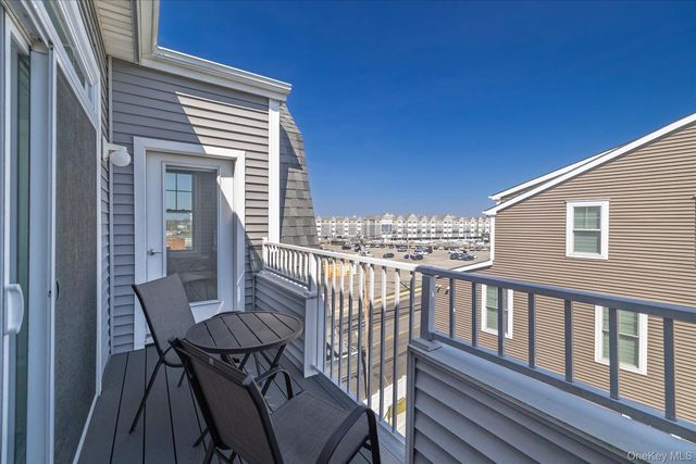 631 Marina Pointe Drive 631, East Rockaway, NY 11518