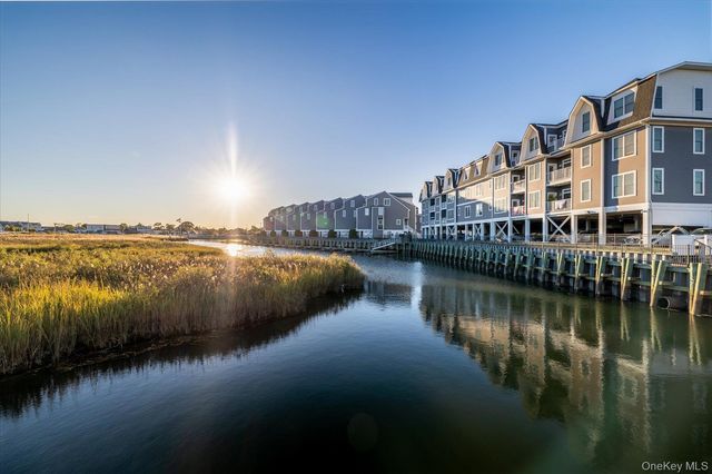 631 Marina Pointe Drive 631, East Rockaway, NY 11518