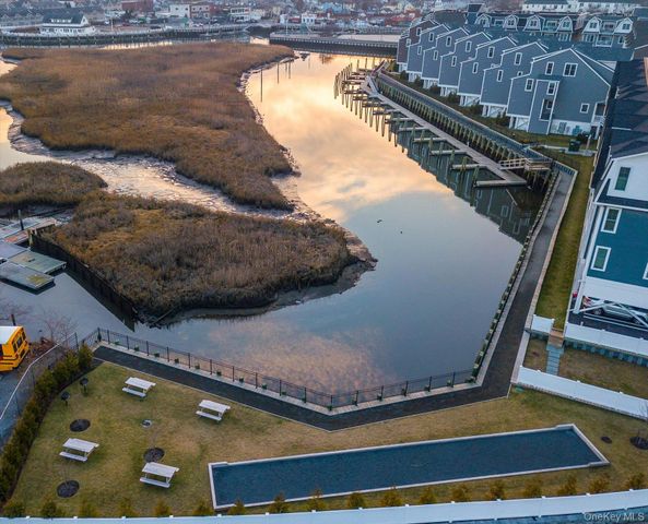 631 Marina Pointe Drive 631, East Rockaway, NY 11518