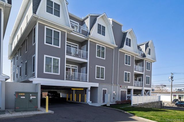 631 Marina Pointe Drive 631, East Rockaway, NY 11518