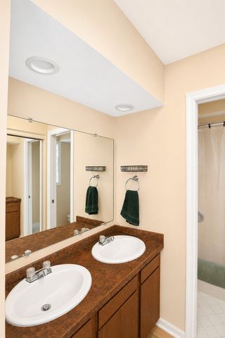 1751 Taft Avenue, Rolling Meadows, IL 60008
