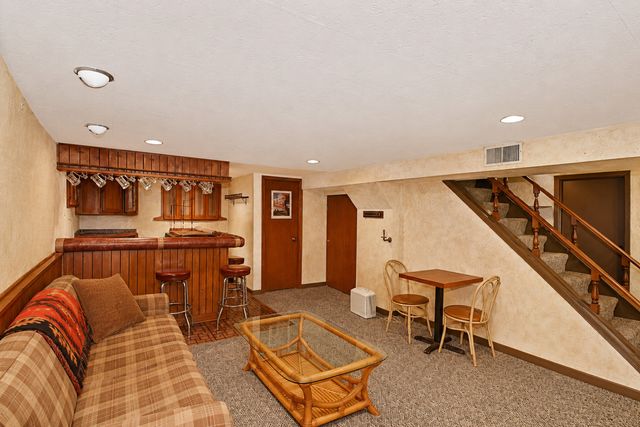 1751 Taft Avenue, Rolling Meadows, IL 60008