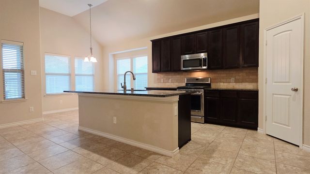 206 Pleasant Hill Lane, Fate, TX 75189