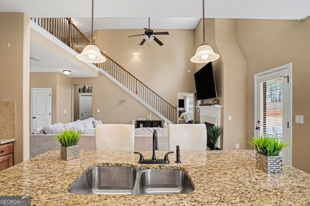 197 Tapestry Drive, Mcdonough, GA 30252