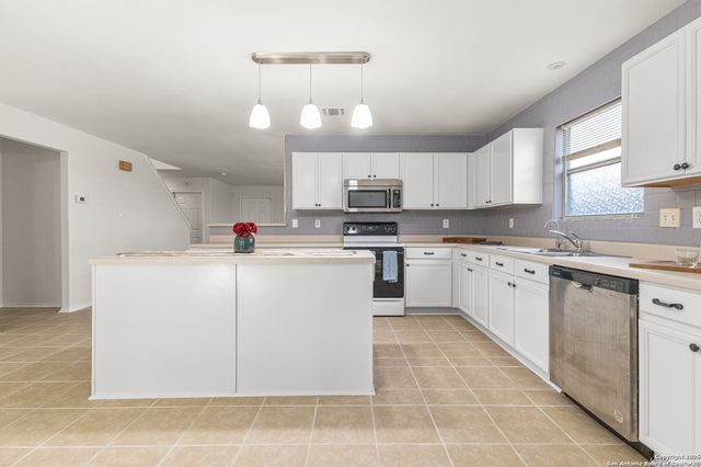 3417 Whisper Mnr, Schertz, TX 78108
