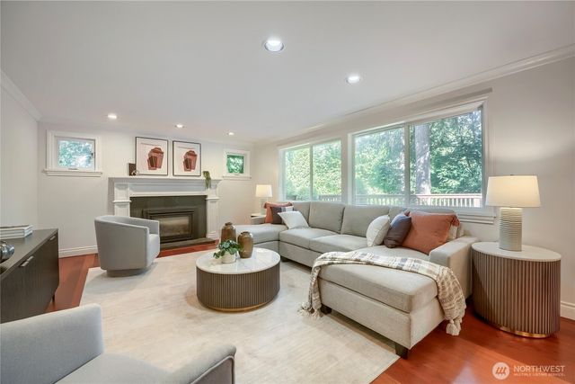 4842 152nd Place SE, Bellevue, WA 98006