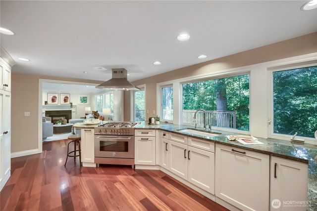 4842 152nd Place SE, Bellevue, WA 98006