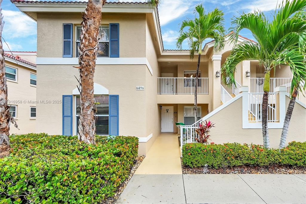 6496 Huntington Lakes Cir 201, Naples, FL 34119