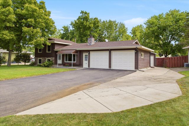 280 117th Lane NE, Blaine, MN 55434