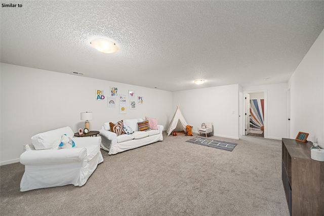 408 E Vista Lake Avenue, Polk City, IA 50226