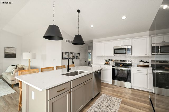 408 E Vista Lake Avenue, Polk City, IA 50226