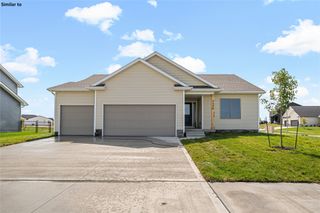 408 E Vista Lake Avenue, Polk City, IA 50226