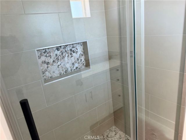 988 Valencia 5, Costa Mesa, CA 92626