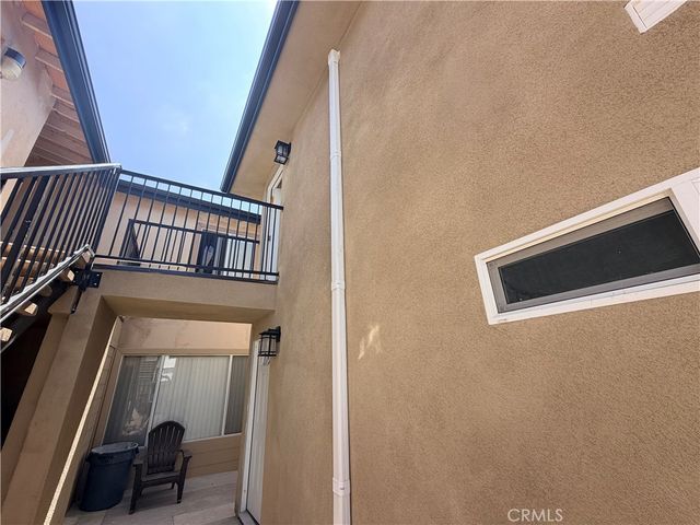 988 Valencia 5, Costa Mesa, CA 92626