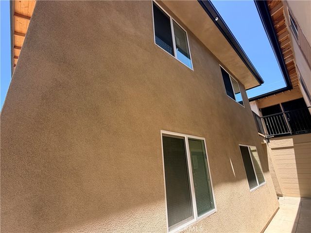 988 Valencia 5, Costa Mesa, CA 92626