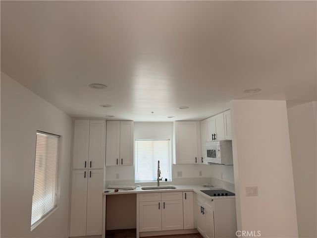 988 Valencia 5, Costa Mesa, CA 92626