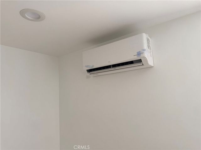 988 Valencia 5, Costa Mesa, CA 92626