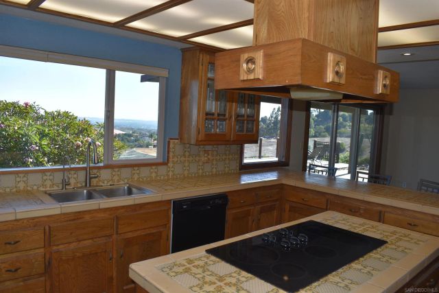 1549 Sleeping Indian Rd, Fallbrook, CA 92028