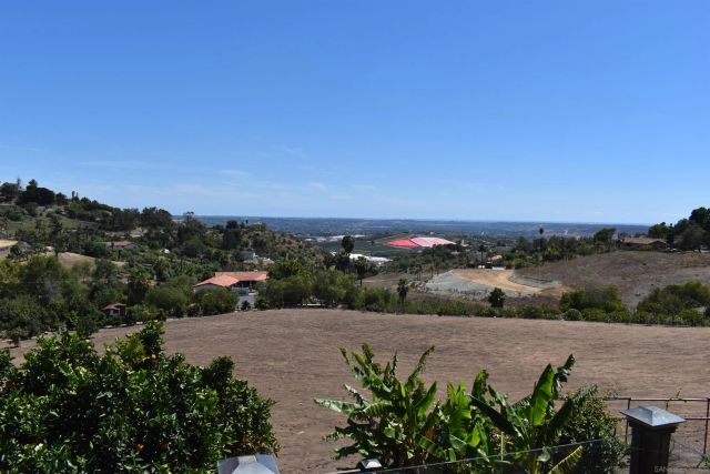 1549 Sleeping Indian Rd, Fallbrook, CA 92028