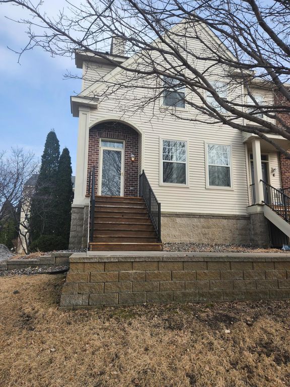 11330 Davenport Circle NE F, Blaine, MN 55449
