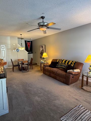 11345 Fergus Street NE G, Blaine, MN 55449