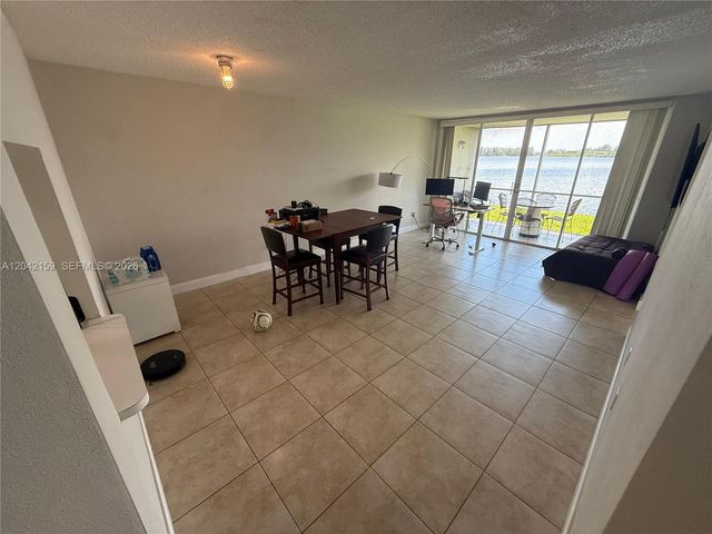 1300 NE 191st Street A106, Miami, FL 33179