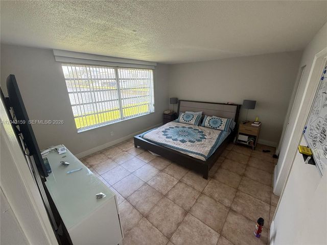 1300 NE 191st Street A106, Miami, FL 33179