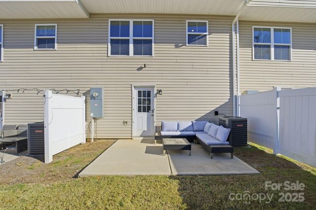 6101 Cutwater Circle, Charlotte, NC 28269