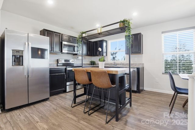 6101 Cutwater Circle, Charlotte, NC 28269