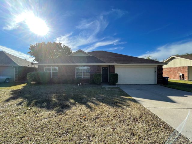 4601 Saint Thomas Place, Fort Worth, TX 76135