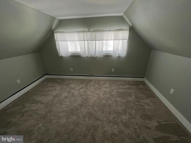 15 CATALPA LN, Levittown, PA 19055