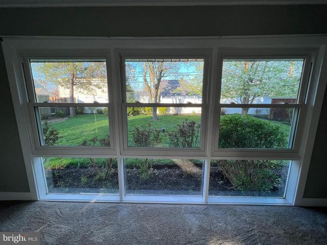 15 CATALPA LN, Levittown, PA 19055