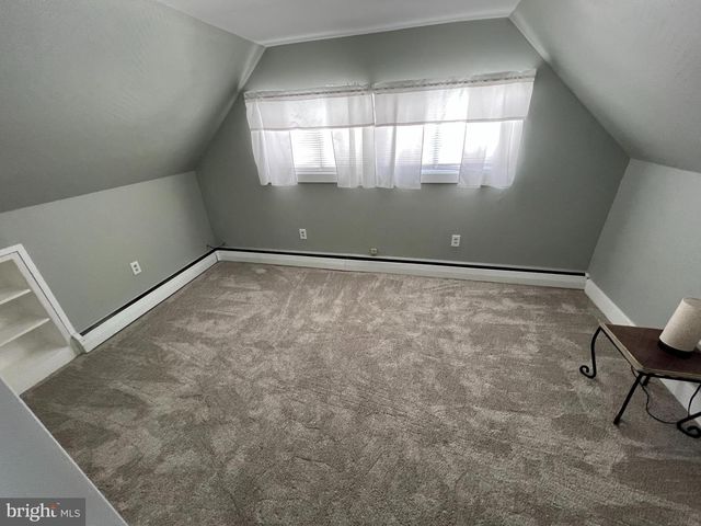 15 CATALPA LN, Levittown, PA 19055