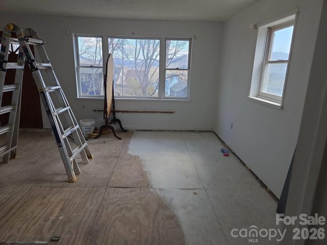110 Wilrecar Drive, Black Mountain, NC 28711