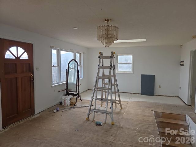 110 Wilrecar Drive, Black Mountain, NC 28711