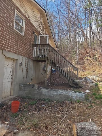 110 Wilrecar Drive, Black Mountain, NC 28711