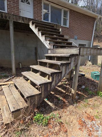 110 Wilrecar Drive, Black Mountain, NC 28711