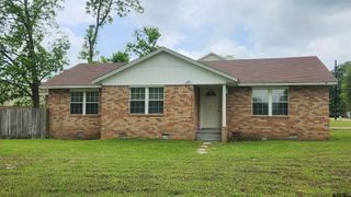 205 N Hubbard, Omaha, TX 75571
