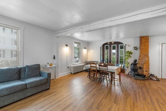 4 Greenwood, Amesbury, MA 01913