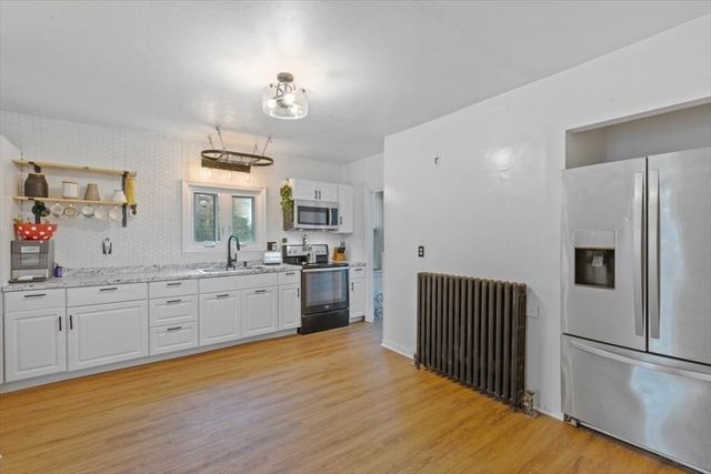 4 Greenwood, Amesbury, MA 01913