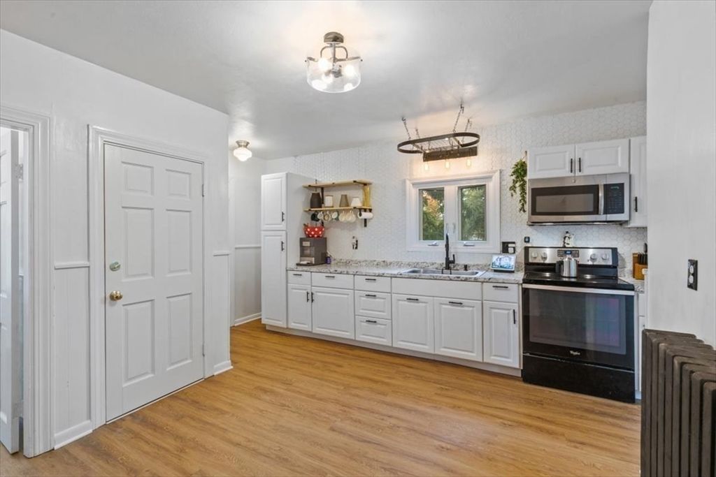 4 Greenwood, Amesbury, MA 01913