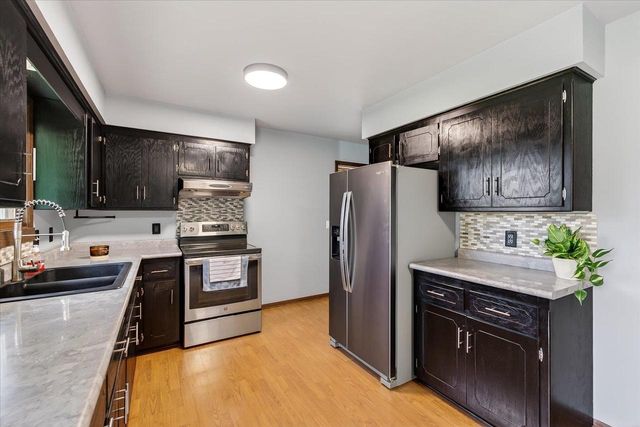 865 Miller Drive, Oregon, WI 53575