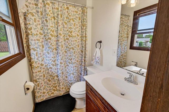 865 Miller Drive, Oregon, WI 53575