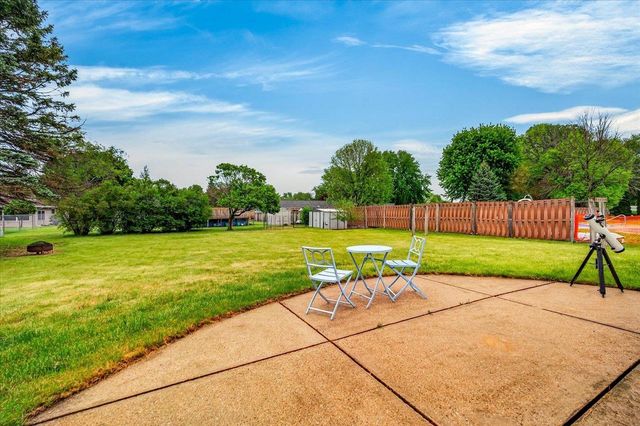865 Miller Drive, Oregon, WI 53575