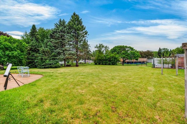 865 Miller Drive, Oregon, WI 53575