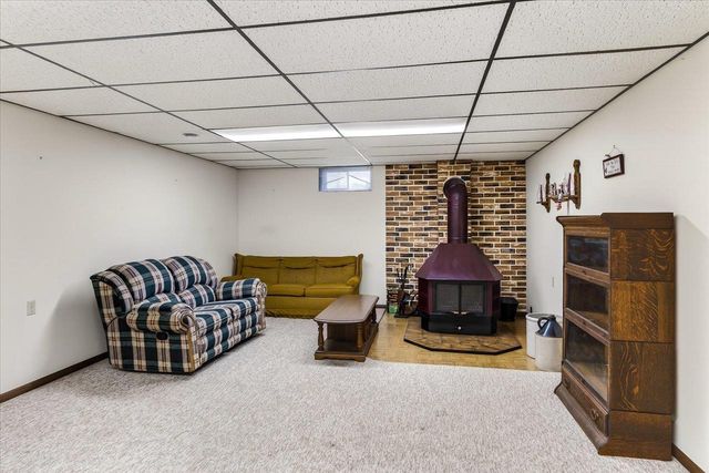 865 Miller Drive, Oregon, WI 53575